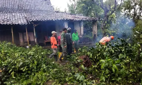 Angin Ribut Terjang Trasan Juwiring Klaten: 20 Rumah Rusak, 1 Orang Terluka