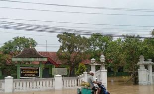 Waspada! Puluhan Lokasi Tanggul Sungai Dengkeng Klaten Kritis dan Rawan Jebol