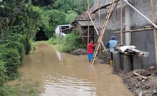 Pintu Waduk Gajah Mungkur Dibuka, Warga Sukoharjo Perlu Waspada Banjir