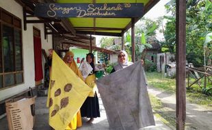 Kisah Ibu-Ibu Donohudan Boyolali Kembangkan Batik Ecoprint untuk Oleh-Oleh Haji