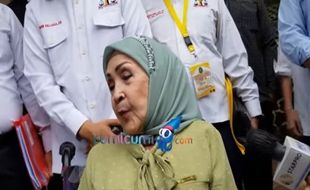 Ibunda Ferry Irawan Minta Keadilan untuk Putranya