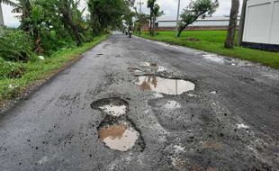 Setop Bangun Gedung! Pemkab Karanganyar Diminta Prioritaskan Jalan Rusak