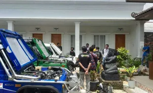 Ikut Kontes, Puluhan Jip Katana Jimny Penuhi Halaman Istana Parnaraya Wonogiri