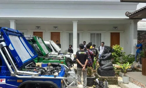 Ikut Kontes, Puluhan Jip Katana Jimny Penuhi Halaman Istana Parnaraya Wonogiri