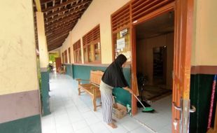 Lahan Relokasi Masih Dicari, Korban Longsor Gunungkidul Tinggal di Gedung SD