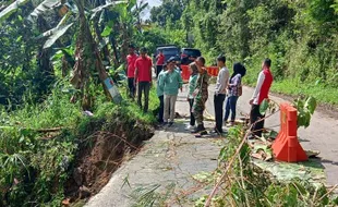 Tinjau Longsor di Jalan Simo-Klego, DPRD Boyolali Minta Perbaikan Segera  