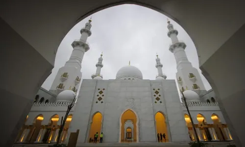 Masjid Raya Sheikh Zayed Solo Dibuka Hari Ini, Diawali Peringatan Isra Mikraj