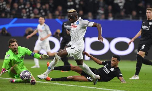 Hasil Liga Champions: Diwarnai Kartu Merah, Napoli Libas Frankfurt 2-0