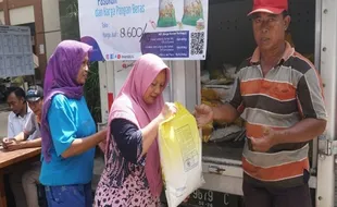 Harga Beras Rp8.600 per Kilogram, Pasar Murah di Pekalongan Diserbu Warga