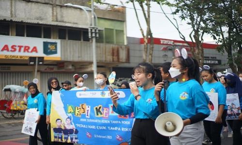 Puluhan Pemuda Solo Gelar Aksi Dukung Presiden Larang Penjualan Rokok Batangan