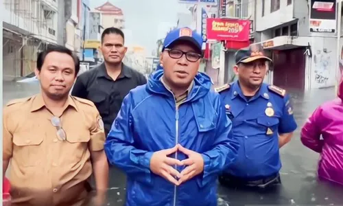 Hujan Deras Sejak Subuh, Hampir Semua Wilayah di Makassar Kebanjiran