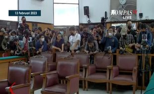 Pengunjung Sidang Vonis Ferdy Sambo Membeludak, Berdesak-desakan saat Masuk