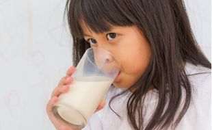 Bila Susu Tak Terbeli, Ini Cara Siasati Nutrisi Anak