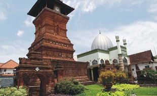 Sejarah Menara Kudus, Konon dari Batu Bata yang Digosok-gosok