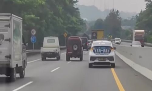 Viral Video Mobil Polisi Kejar Pikap di Tol Semarang, Netizen: GTA In Real Live