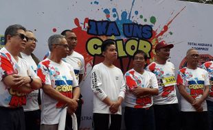 Antusiasme Alumni Tinggi, IKA UNS Color Run Bisa Jadi Acara Tahunan