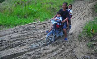 Potret Jalan Desa di Grobogan Belum Tersentuh Pembangunan Infrastruktur