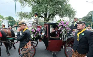 Kirab Prajurit dan Kereta Kuda Meriahkan Jumenengan Mangkunagoro X di Solo