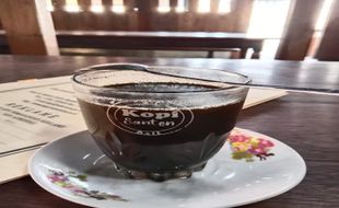 Menikmati Sensasi Pahit dan Gurih Kopi Santan Khas Blora