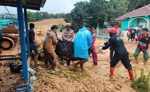 Bencana Tanah Longsor di Natuna Kepri, 11 Orang Meninggal 47 lainnya Hilang