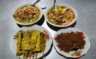 Mencicipi Lontong Dekem Pemalang, Rasanya Enak dan Harganya Terjangkau