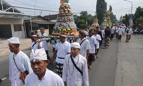 Potret Prosesi Mendak Tirta Jelang Nyepi di Umbul Siti Inggil Boyolali