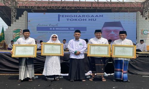 Apel Akbar 1 Abad NU, Empat Tokoh NU Karanganyar Terima Penghargaan