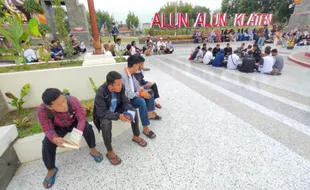 Awali Ramadan, 200 Muda Mudi Ngabuburit dan Ngaji Bareng di Alun-alun Klaten