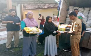 Pemkot Salatiga Gelar Operasi Pasar di 4 Kecamatan, Tersedia 28 Ton Beras Murah