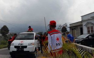 Waduh! Warga Lereng Merapi Boyolali Mulai Terserang Batuk akibat Abu Vulkanik