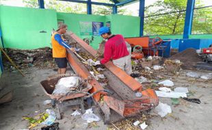 Ketika Pemulung di Sragen Bisa Raup Rp2 Juta/Bulan di TPST Manding