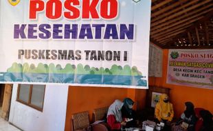 Warga Korban Banjir di Tanon Sragen Keluhkan Gatal-gatal, Flu, dan Batuk