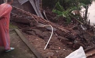 Banjir di Sragen Surut, Longsor Ancam Rumah di Bantaran Bengawan Solo