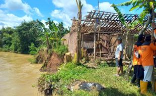 Tergerus Arus Bengawan Solo, Sejumlah Warga Sukoharjo Kehilangan Rumah & Tanah