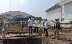 Proyek Gedung Disparpora Karanganyar Gusur Rumdin Wakil Ketua PN