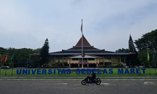 Kabar Baik, Kini Wisuda di UNS Solo Diadakan Sebulan Sekali