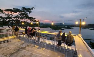 Menikmati Indahnya Sunset Sambil Ngabuburit di Waduk Cengklik Boyolali