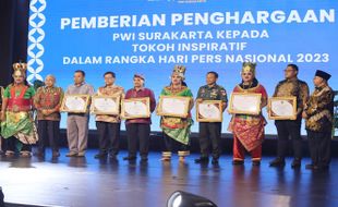 Rektor UMS Raih Penghargaan Tokoh Inspiratif di Bidang Manajemen Pendidikan