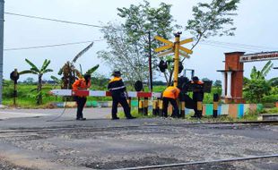 Truk Tabrak Palang Pintu KAI di Klaten, Ini Pesan Penting Daop 6 Yogyakarta