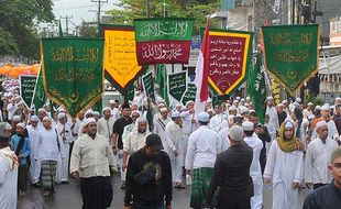 Tradisi Jelang Ramadan, Ribuan Orang Ikuti Ziarah Kubro di Palembang