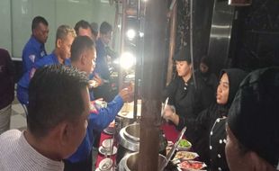 Adhiwangsa Hotel Solo Ajak Komunitas Supeltas Solo Buka Puasa Bersama