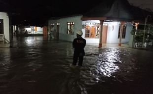 Hujan 2 Jam, Puluhan Rumah di Songgorunggi Karanganyar Kebanjiran 