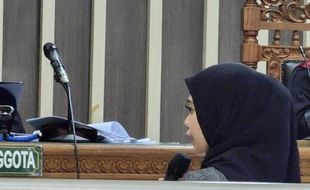 Kathlin Ikaliana, Perempuan Muda yang Dibiayai Bupati Nonaktif Pemalang