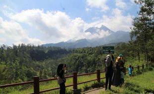 Tak Terpengaruh Erupsi Merapi, Wisatawan Tetap Kunjungi Deles Indah Klaten