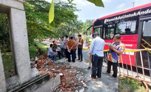 Diperbaiki Tahun Ini, Gapura Jurug Solo Diberi Pelindung agar Tidak Tertabrak