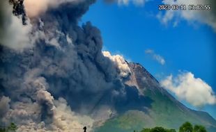 Meletus dan Terus Luncurkan Awan Panas, Ini Data Terakhir Gunung Merapi