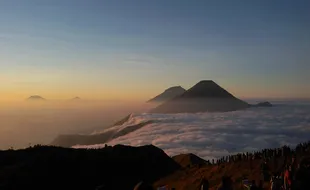 Kabar Gembira! Besok, Semua Jalur Pendakian Gunung Prau Mulai Dibuka