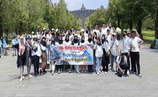 Asah Keterampilan Bahasa Inggris, Siswa SMP Batik Berkunjung ke Candi Borobudur