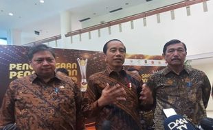 Kunjungi Pasar Tanah Abang dan Sarinah, Jokowi: Omzet Pedagang Meroket