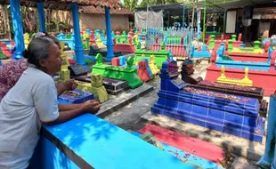 Jadi Ngejreng! Puluhan Kijing Makam di Bakungan Klaten Dicat Warna-Warni